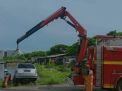 FOTO: Mengantuk, Mobil Grand Max Tabrak Tiang