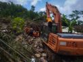 FOTO: Evakuasi Korban Longsor di Nganjuk
