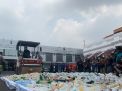 Hari Pertama Puasa, Polrestabes Surabaya Hancurkan 4 Ribu Botol Miras