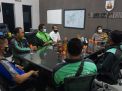 Terima Curhat Ojol Terkait PPKM Darurat, Ini Yang Dilakukan Kapolresta Mojokerto Beri