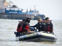 Satpol PP dan DKPP Surabaya Gencar Patroli Laut, Awasi Penggunaan Alat Tangkap Ikan Ilegal