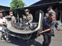 Ganggu Akses Jalan, Satpol PP Surabaya Tertibkan PKL di Pasar Loak Dupak Rukun