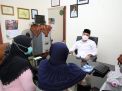 Ngantor di Kelurahan Sememi, Eri Janji Beri Pekerjaan Pada Warga