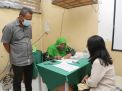 Ikuti Perintah Wali Kota, Koperasi Sekolah di Surabaya Kembalikan Uang Siswa MBR yang Terlanjur Beli Seragam