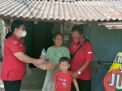 Posko Gotong Royong Covid 19 PDI Perjuangan Kecamatan Tegalsari Bagikan Permakanan ke Lansia