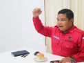 Penuhi Asupan Protein Warga, Wakil Sekretaris DPC PDIP Surabaya Achmad Hidayat Bagi-Bagi Telur