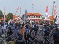 Baca juga : UMP cuma Naik Rp22 Ribu, Buruh Demo di Surabaya, Sempat Ricuh dengan Polisi dan Pengendara
