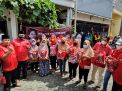 Melalui Kader-Kader PDIP Surabaya, Bambang DH Salurkan Beras Mbak Puan kepada Warga