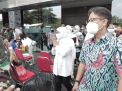Tinjau Vaksinasi di Surabaya, Ini Target Utama Menkes Budi Gunadi