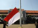 HUT RI ke-76, Wali Kota Surabaya Imbau Warga Kibarkan Bendera Merah Putih Satu Tiang Penuh selama Sebulan