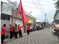 SAT SET! Menangkan Ganjar-Mahfud, Kader Banteng Surabaya Kibarkan Bendera PDIP di Kampung-kampung