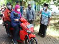 Gubernur Khofifah Bonceng Puan Maharani Naik Motor Keliling Pulau Gili Iyang Sumenep