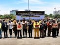 Kunker ke Mapolda Jatim, Komisi III DPR RI Berangkatkan 77 Mobil Vaksin dan Sebarkan 2 Ribu Sembako