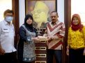 Rangsang Semangat Pelaku UMKM se-Kecamatan Wonokromo, Wawali Armuji Sumbang Rp64 Juta