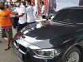 Tipu Teman Rp 15 Miliar, Dipakai Beli Mobil BMW dan Rumah Mewah