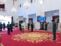 Presiden Jokowi Ganjar 335 Tokoh Tanda Kehormatan, mulai dari Almarhum Nakes hingga Artidjo Alkostar