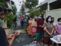 Menginspirasi, Dosen Sastra Indonesia Unair Surabaya Menginisiasi Gerakan Peduli Tetangga di Tengah Pandemi COVID-19