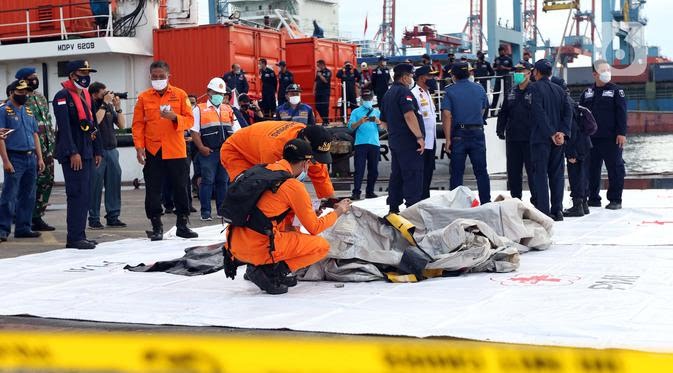 Temuan Penyelam, Pesawat Sriwijaya Air Hancur Berkeping-keping