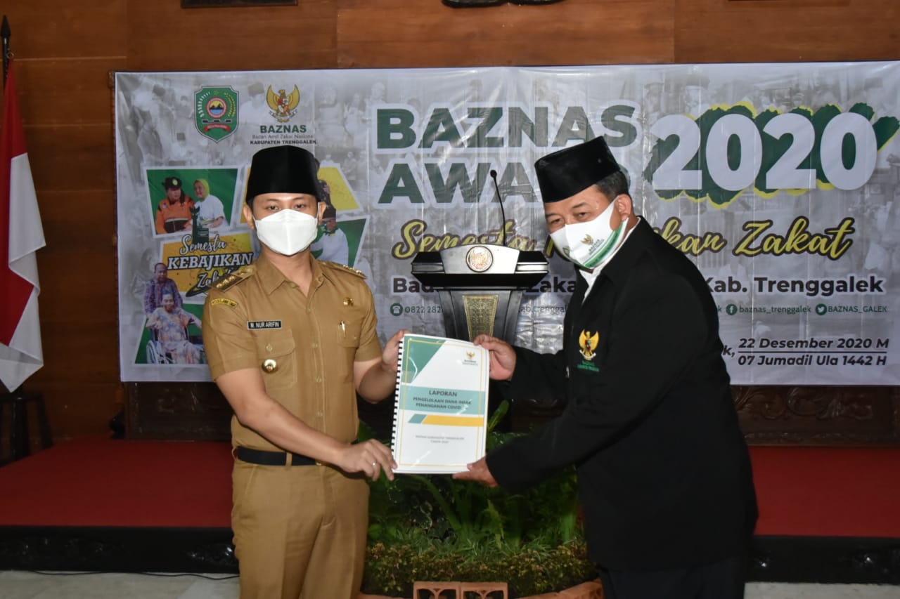 Baznas Trenggalek Berikan Award kepada Unit Pengumpul Zakat Terbaik