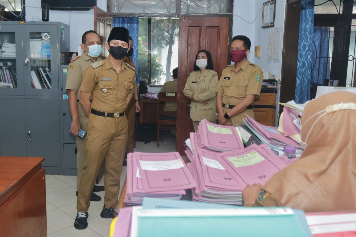 Bupati Trenggalek Sidak Kehadiran ASN Pascalibur akhir Tahun 2020