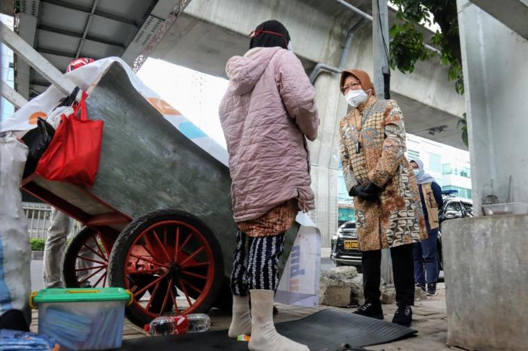 Blusukan Mensos Jadi Polemik di Jakarta
