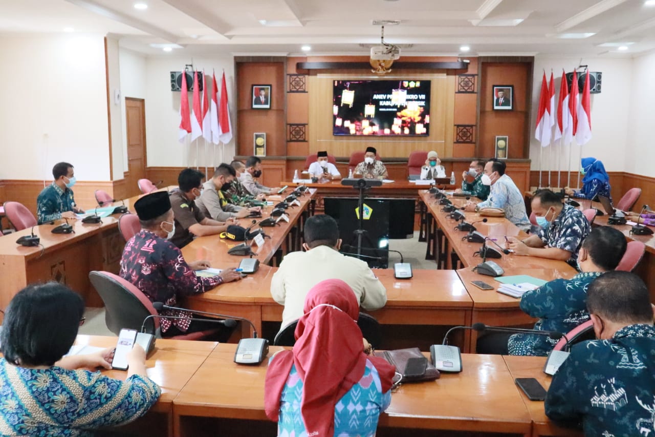 Dinilai Sukses Tekan Covid-19, Tim Pakar Satgas Gelar Anev di Gresik