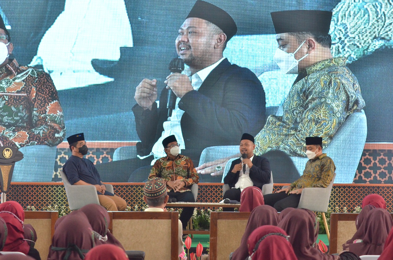 Gus Yani Ajak Santri Berani Ambil Kesempatan Dakwah melalui Teknologi Digital