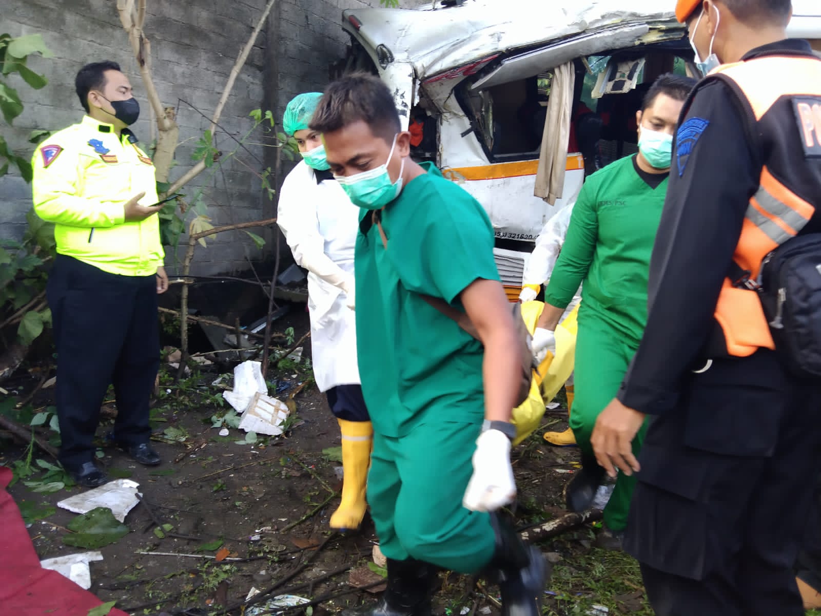Korban Laka Bus VS KA Jadi 6 Orang