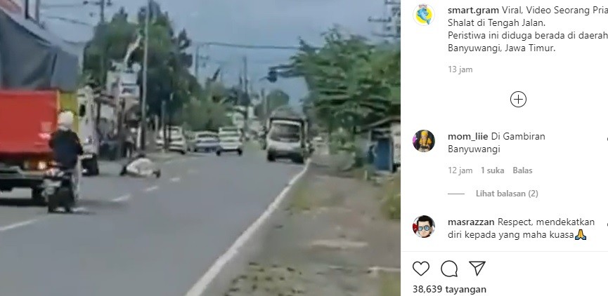 Pria Berjubah Salat di Jalan Raya, Videonya Viral, Netizen Geram