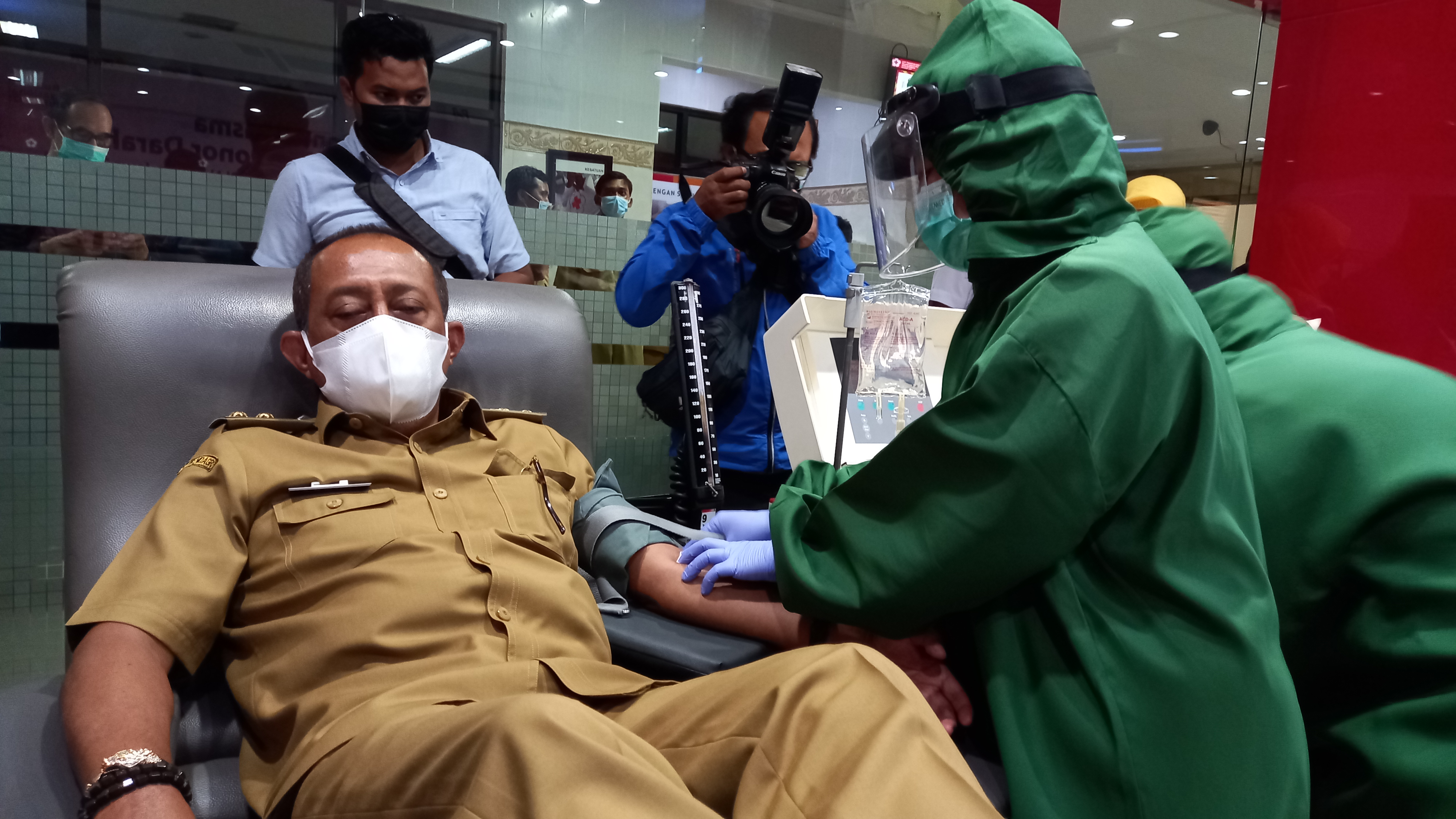 Wakil Wali Kota Armuji Uji Sampling Sebelum Donor Plasma Konvalensen