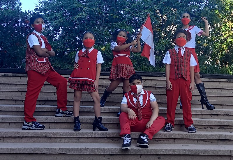 Merancang Busana Seragam Sekolah, Desainer Surabaya Gaungkan Semangat Merah Putih