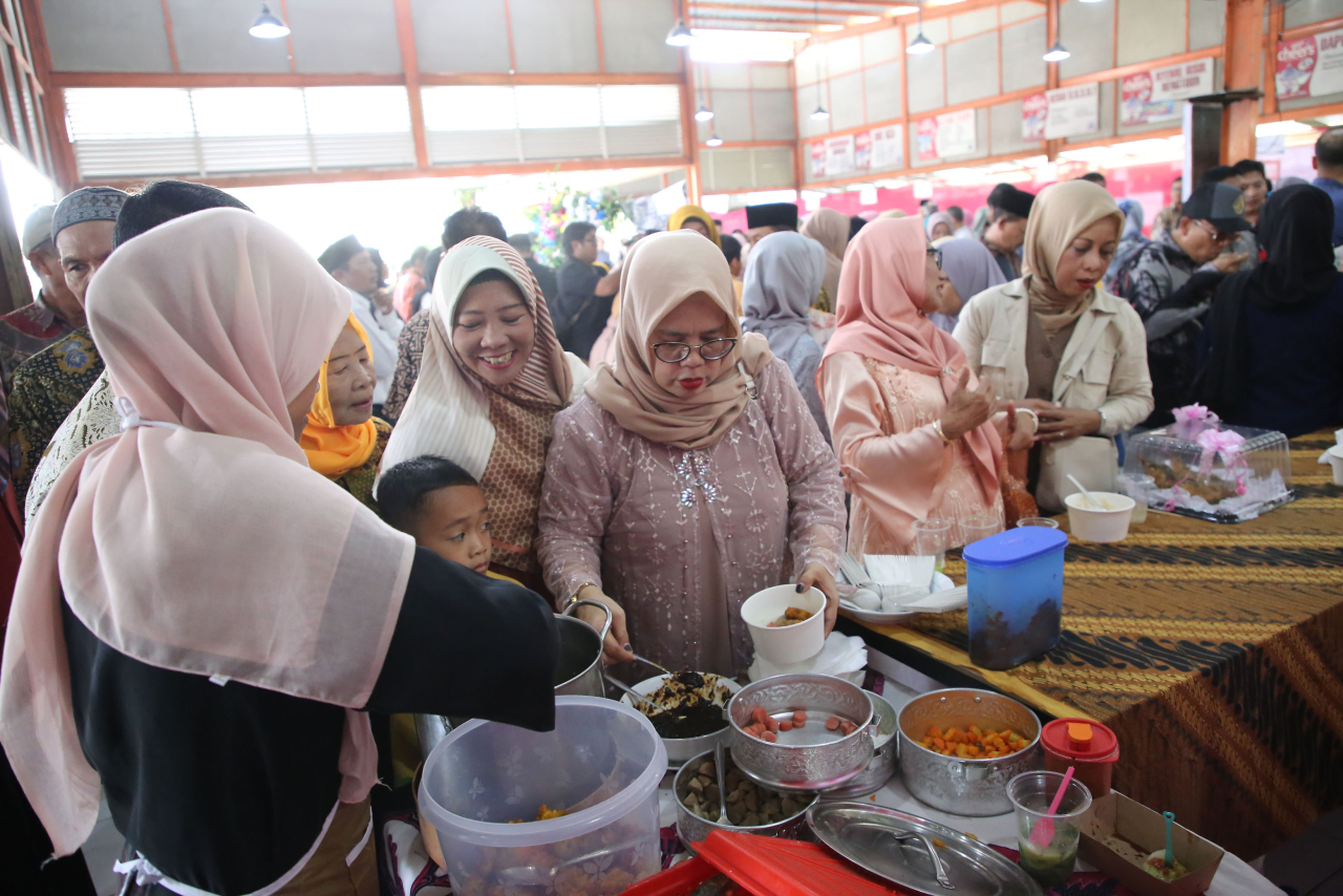 Dongkrak Omzet UMKM, Pemkot Surabaya Sulap SWK Manukan Lor jadi Tempat Resepsi Pernikahan