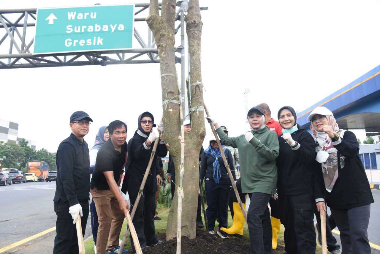 Dilantik Jadi Bupati dan Wabup Sidoarjo, Subandi-Mimik Idayana Dikirimi Ribuan Pohon Pule