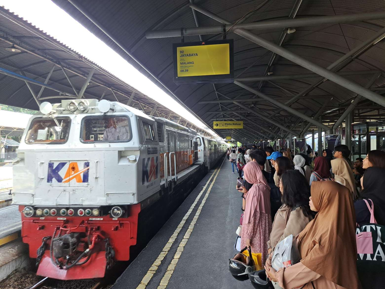 Mudik Lebaran 2025, KAI Daop 8 Surabaya Buka Tiket Tambahan Kereta Api, Ini Dia Daftarnya