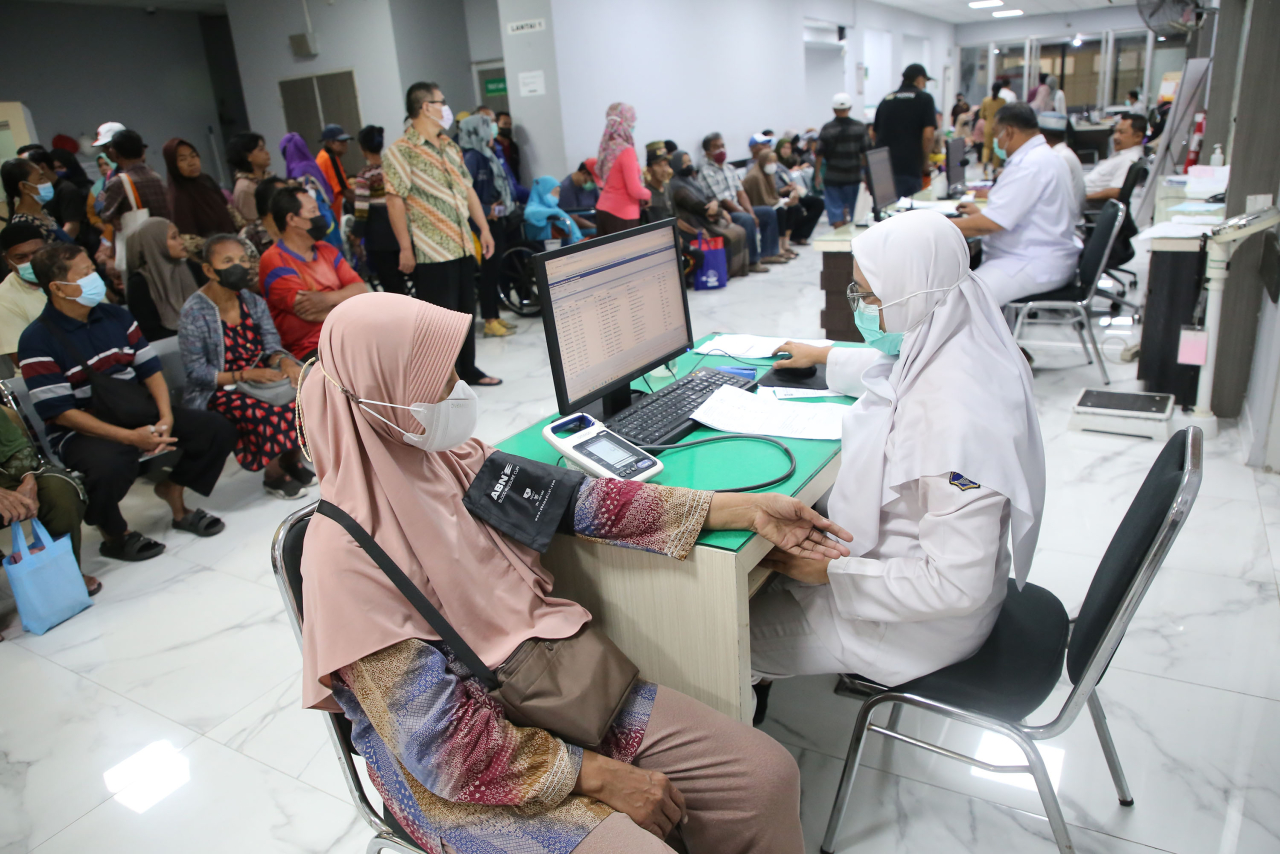 Sistem BPJS Kesehatan Error, Antrean di RSUD Dr Soewandhie Surabaya Mengular