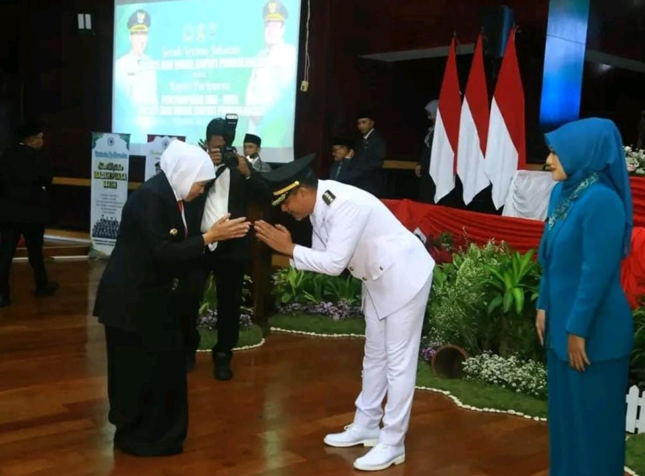 Politik Hadiri Sertijab, Khofifah Minta Pemkab Probolinggo Benahi Sejumlah Persoalan