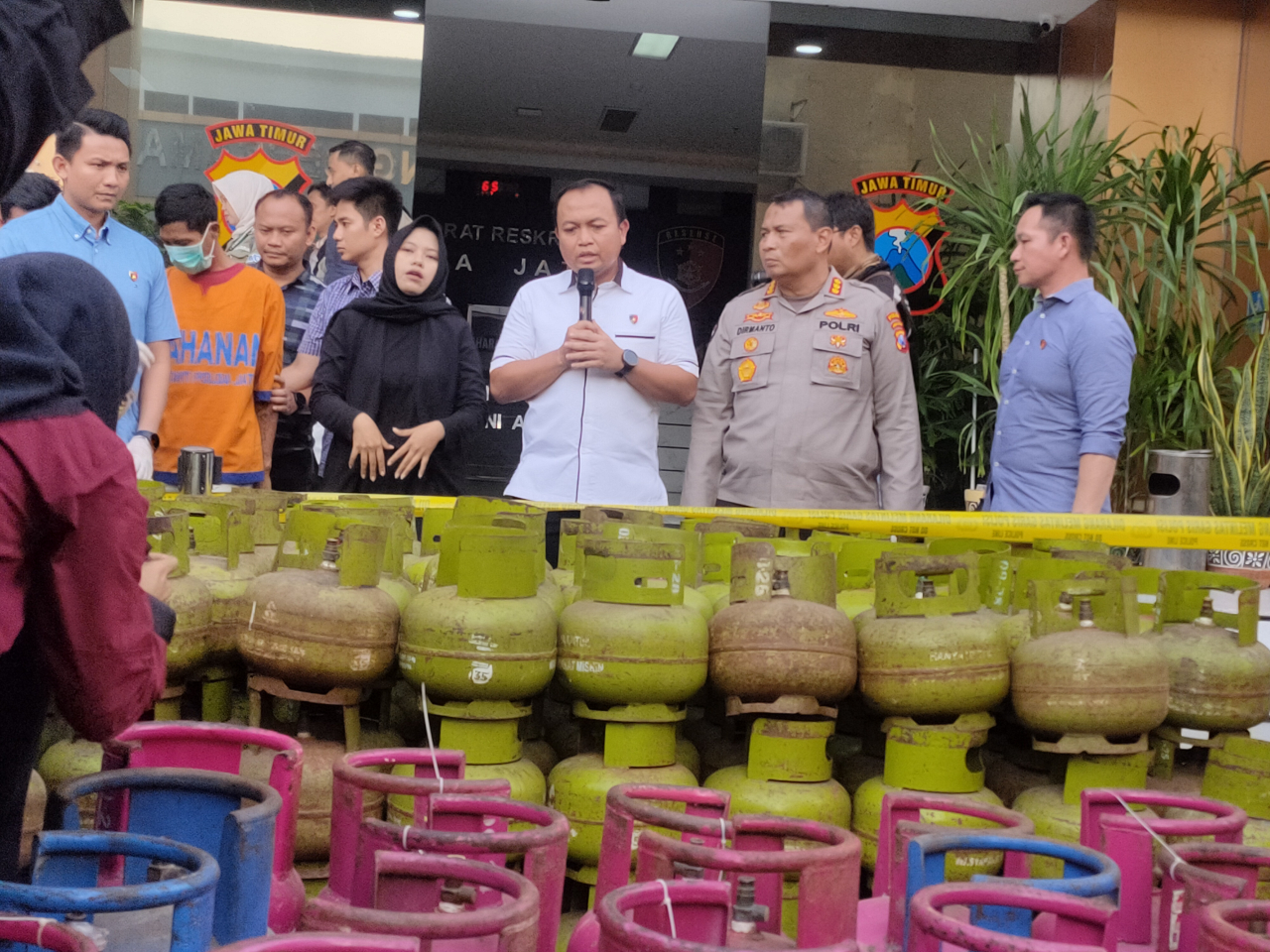 Polda Jatim Bongkar Praktik Elpiji Oplosan di Jombang, Ini Kronologinya