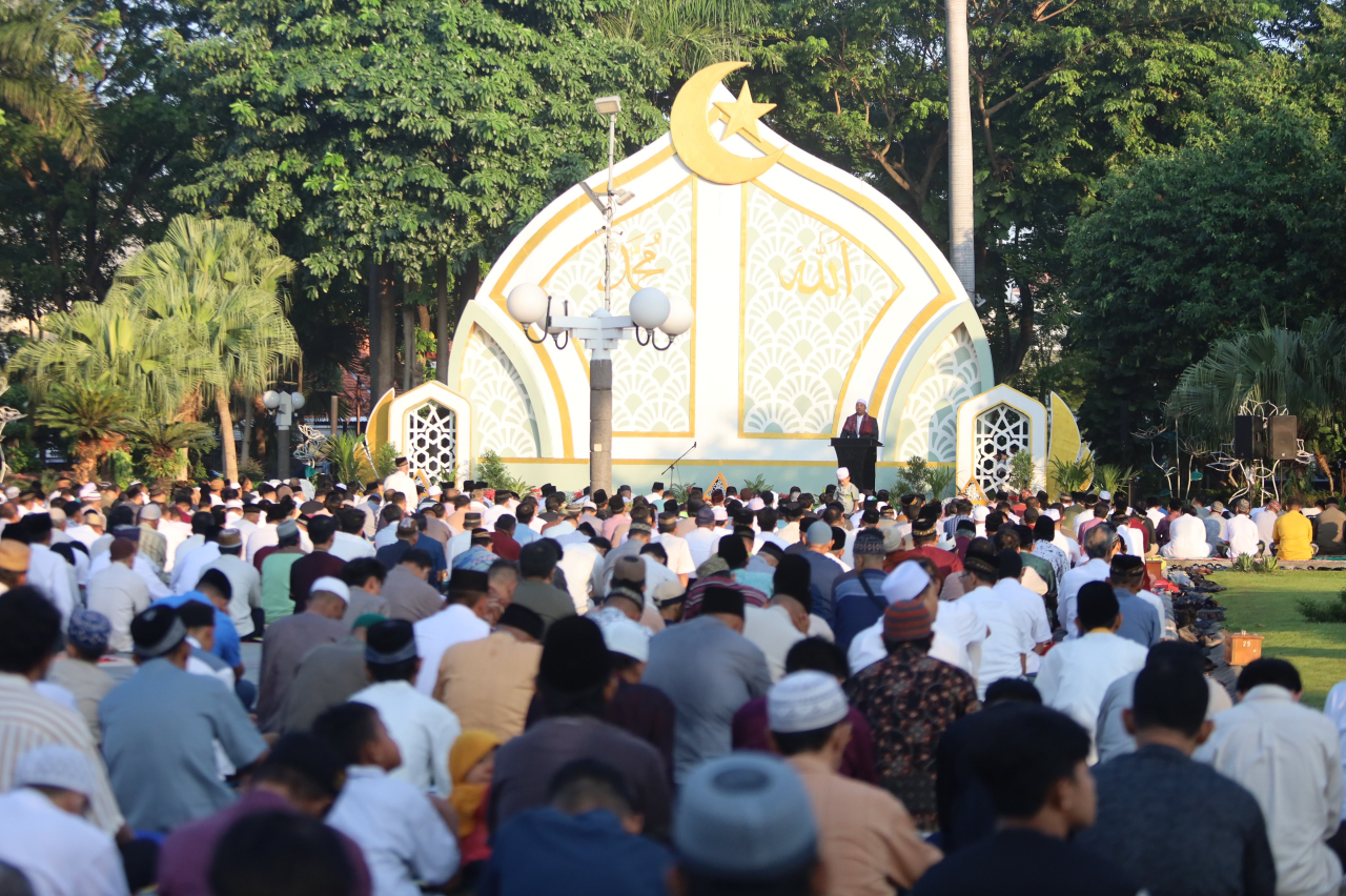 Salat Idulfitri 2025 di Taman Surya, Pemkot Surabaya Sediakan Shaf Ramah Disabilitas