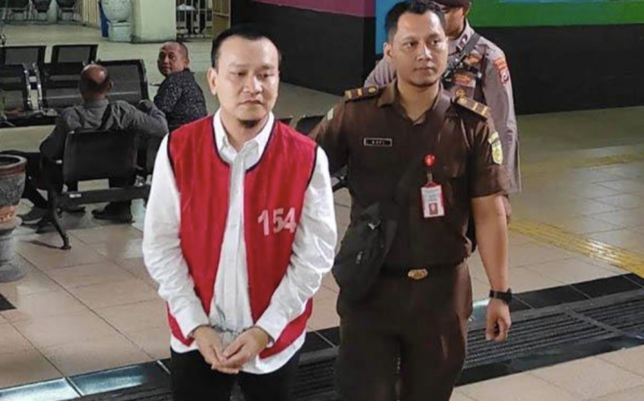 Suruh Siswa SMA Gloria 2 Surabaya Menggonggong, Ivan Sugiamto Divonis 9 Bulan Penjara