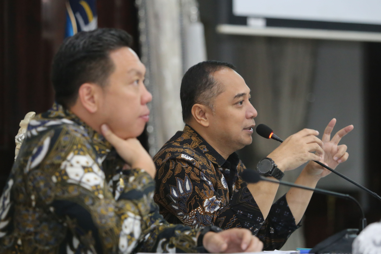 Pemkot Surabaya Wajibkan ASN Parkir Mobil Dinas Sebelum Idulfitri 2025