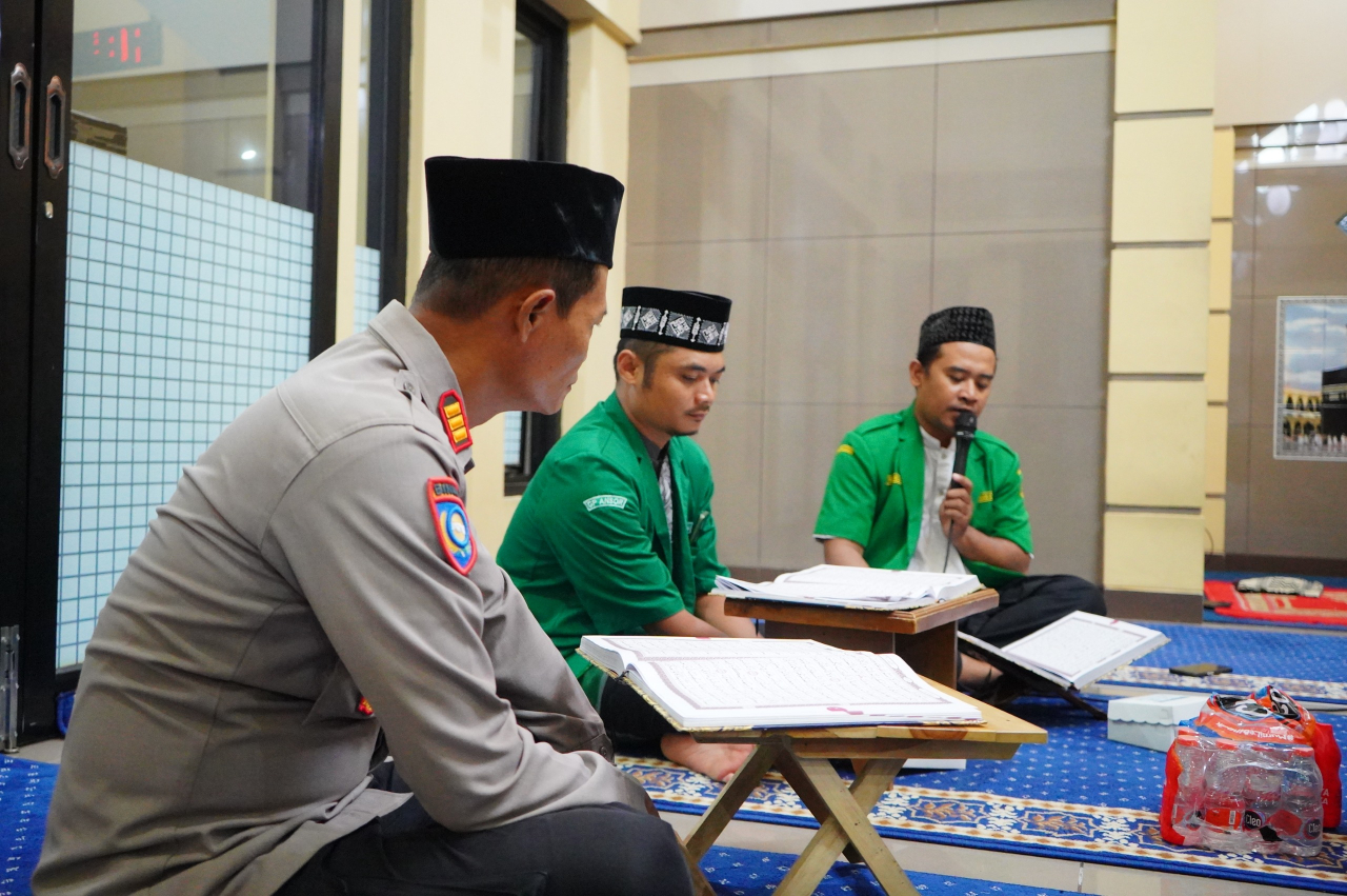Libatkan Ansor, Polres Probolinggo Kota Gelar Tadarus Al Qur'an Selama Ramadhan