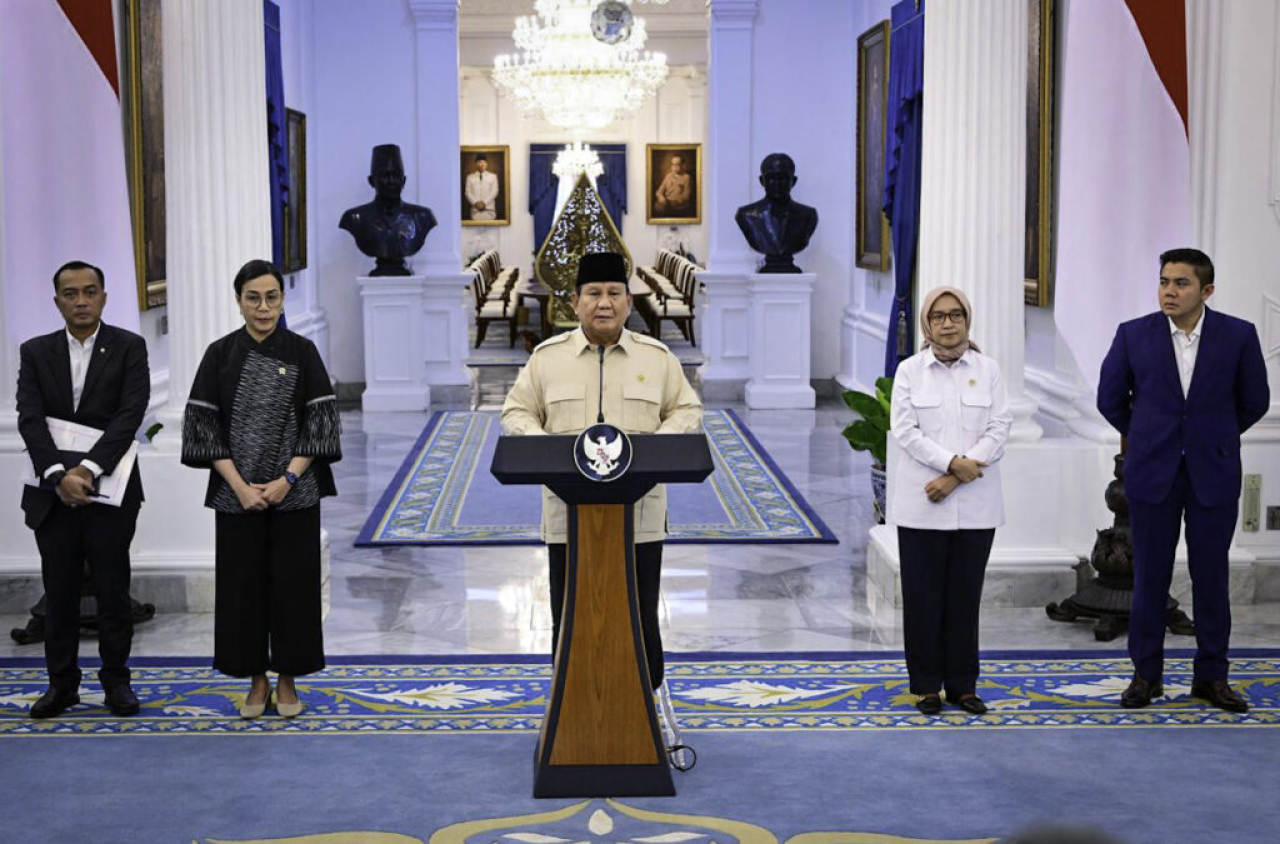 Presiden Prabowo : THR dan Gaji ke-13 ASN, TNI-Polri Cari Mulai 17 Maret