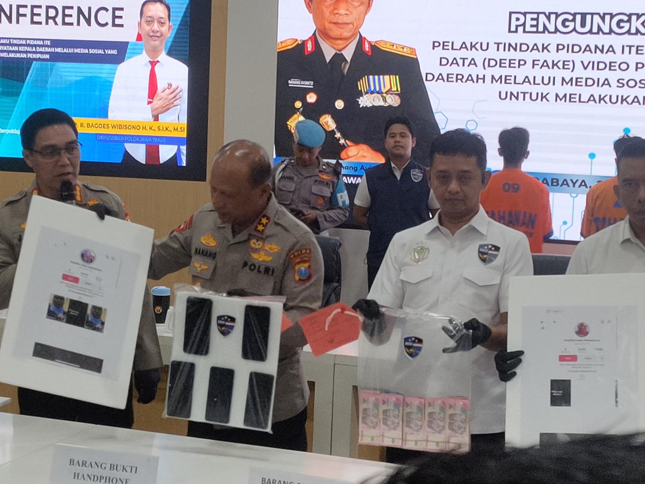 Bikin Konten Hoax Pakai AI dengan Visual Gubernur Khofifah, 3 Tersangka Ditangkap Polda Jatim