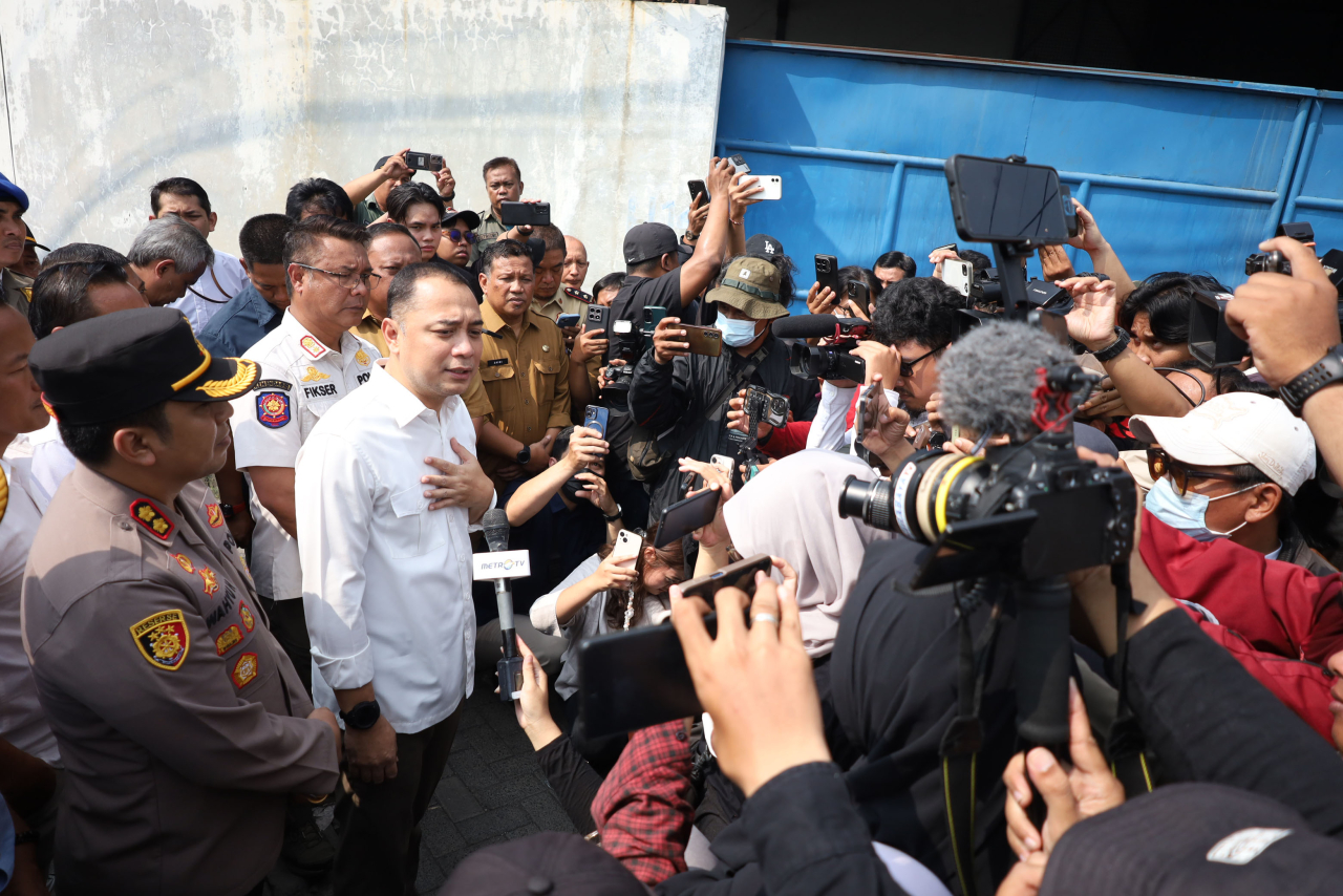 Wali Kota Eri Cahyadi Tuntaskan 3 Kasus Penahanan Ijazah Karyawan di Surabaya