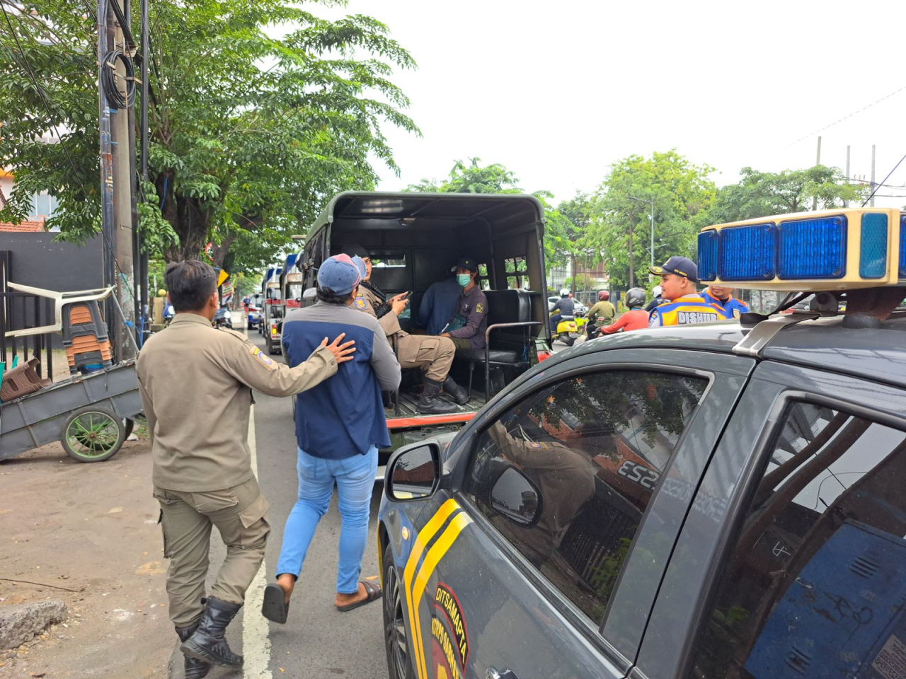 Pemkot Surabaya Tindak 18 Jukir Liar di 16 Titik Toko Modern