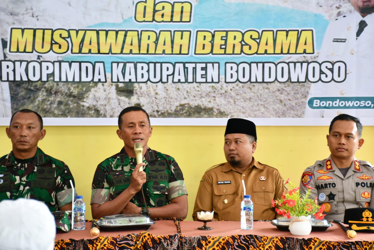 Bikin Adem! Danbrigif 9/2 Kostrad dan Forkopimda Bondowoso Gelar Silaturahmi dengan Warga Ijen
