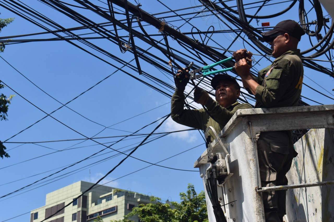 Ada Kabel Fiber Optik Ilegal di Surabaya, Pemkot Sebut Milik Provider Internet