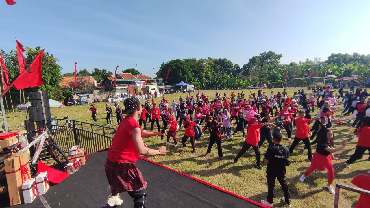 Meriahkan Bulan Bung Karno, PDI Perjuangan Kabupaten Probolinggo Gelar Fun Walk