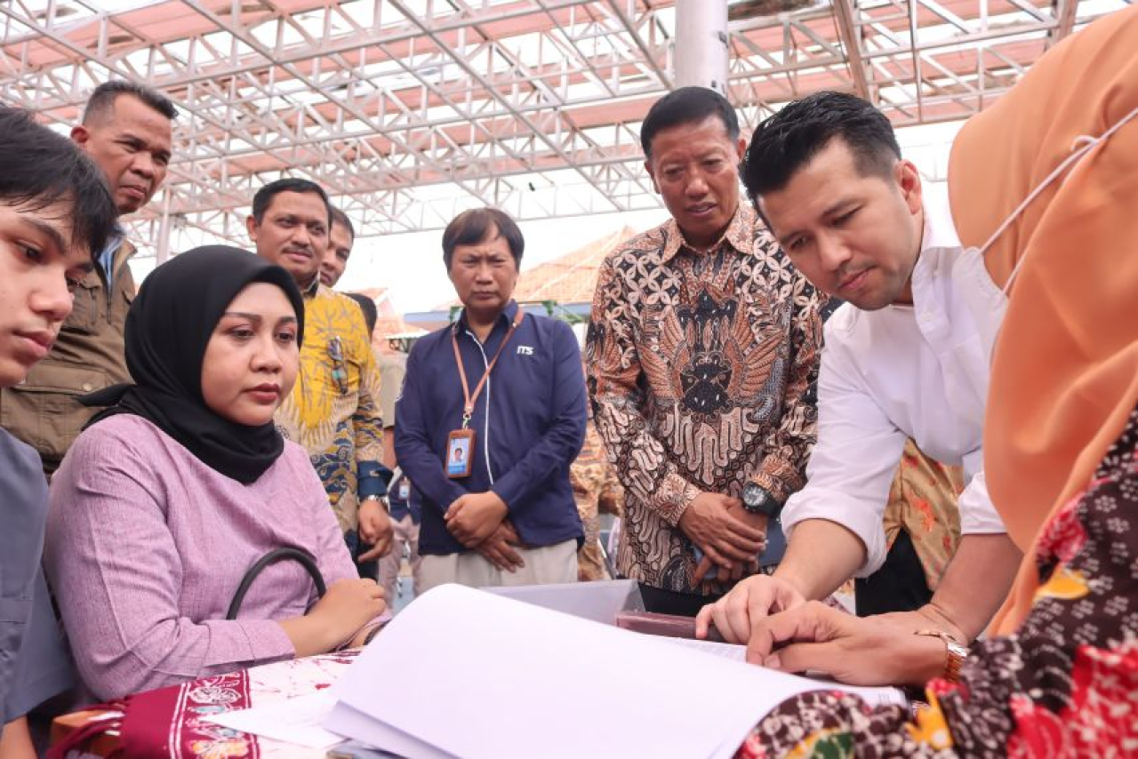 TInjau Proses SPMB SMA/SMK, Emil Dardak Komitmen Tingkatkan Pelayanan Terbaik