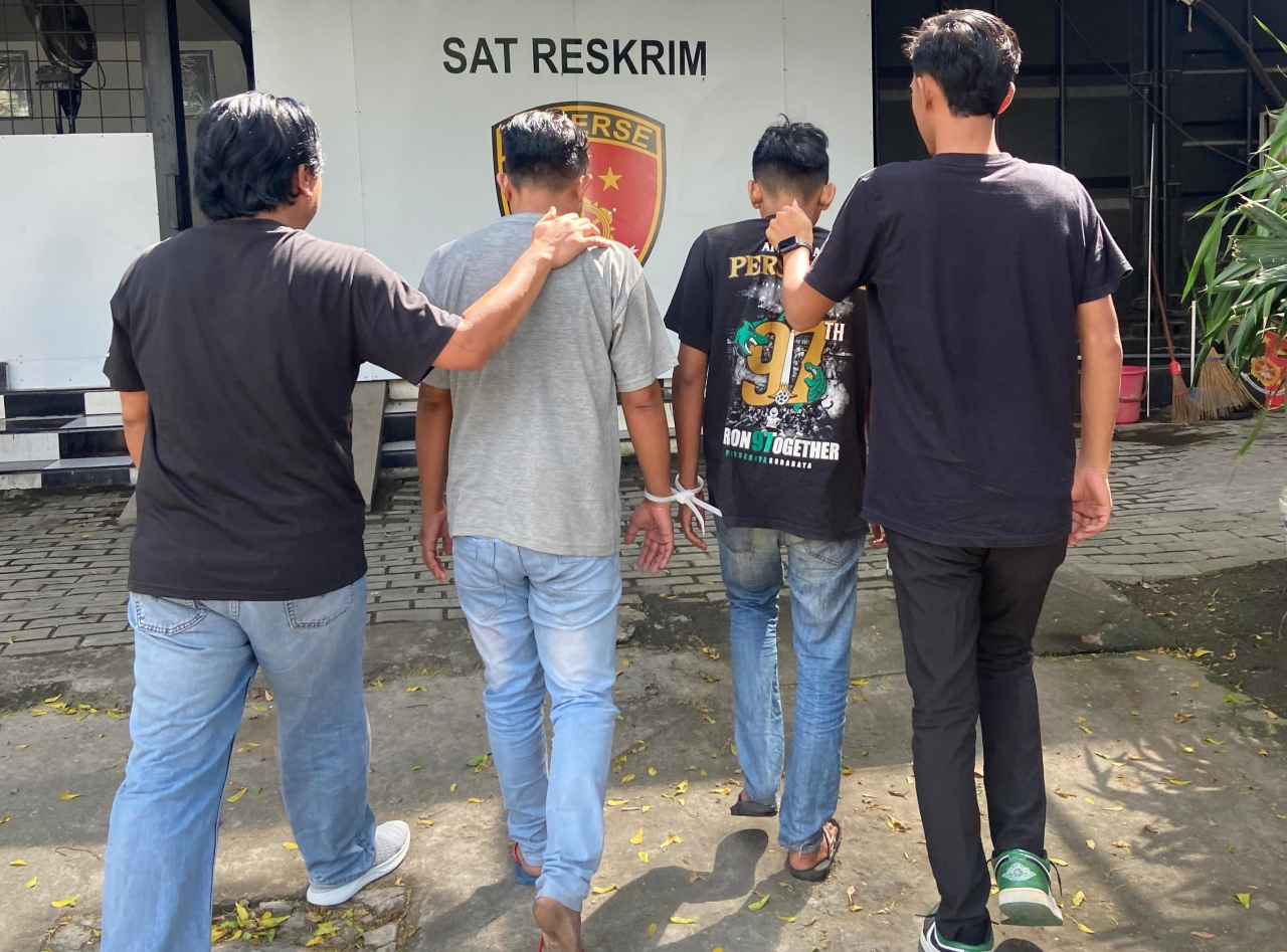 Satreskrim Polres Tanjung Perak Tangkap Dua Terduga Admin Grup Gay Khusus Surabaya